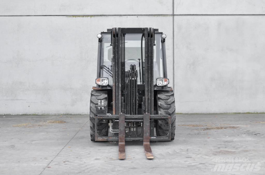 Manitou MC 25-4 D Dízel targoncák