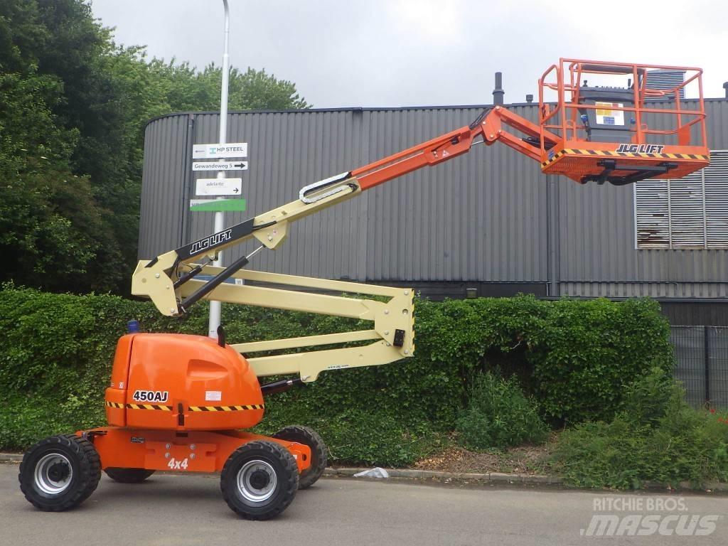 JLG 450AJ Karos emelők