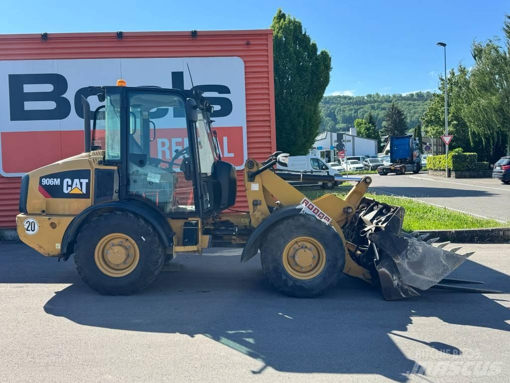 CAT 906 M Gumikerekes homlokrakodók