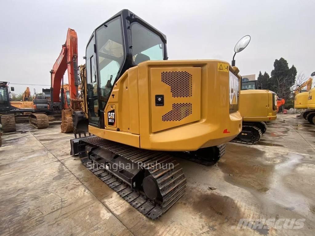 CAT 307,5 Közepes (midi) kotrók 7 t - 12 t