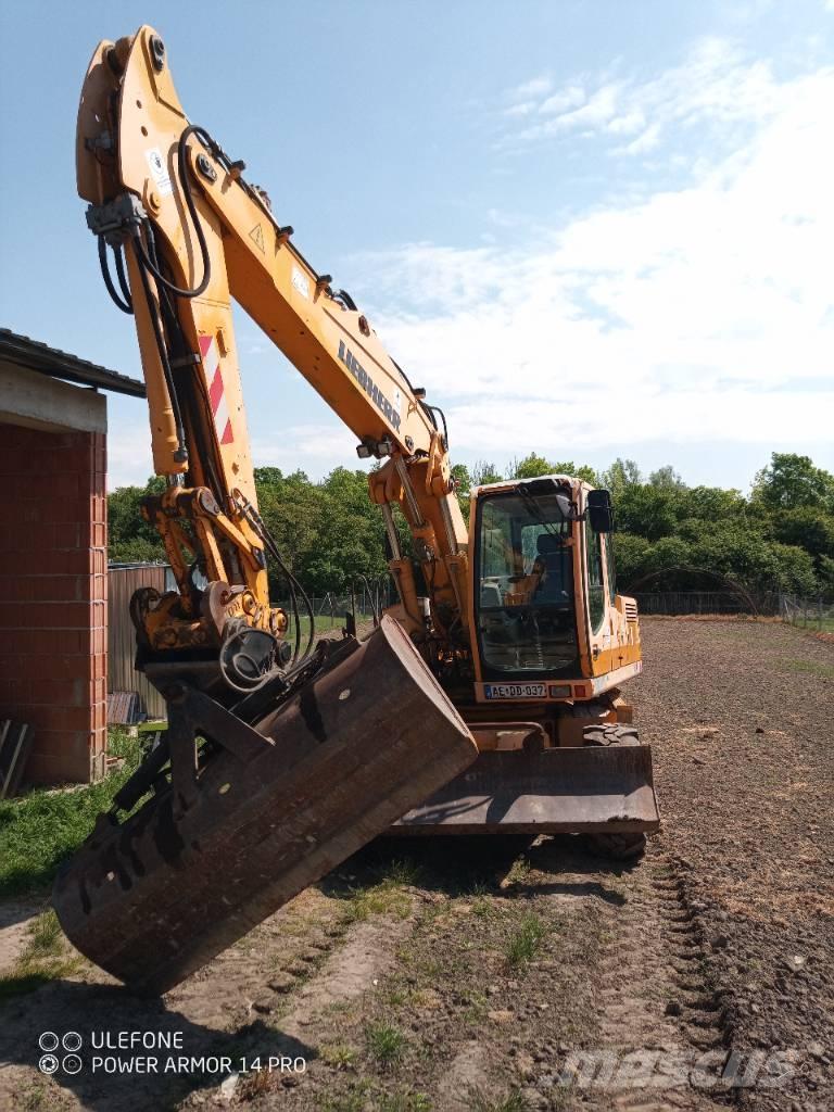 Liebherr A 900 C Gumikerekes kotrók