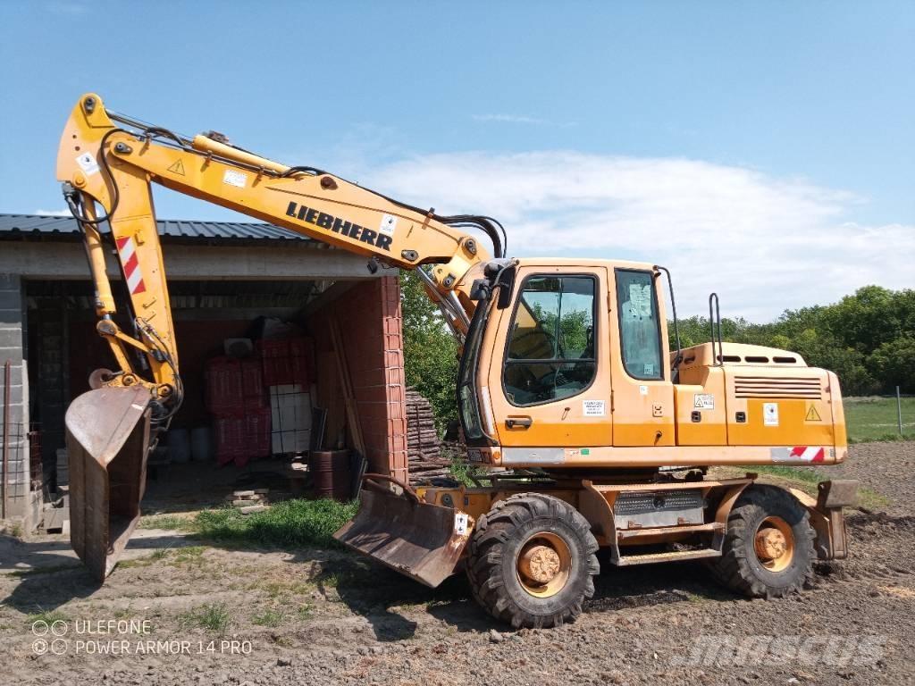 Liebherr A 900 C Gumikerekes kotrók