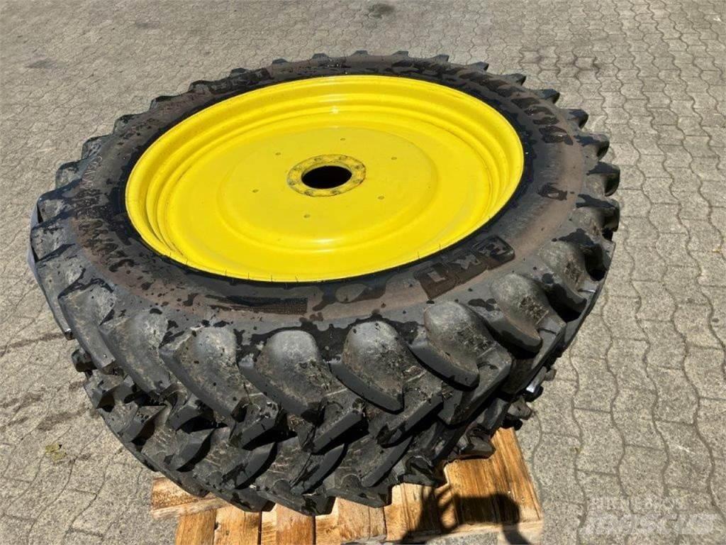 BKT 320/90R42 Gumiabroncsok, kerekek és felnik