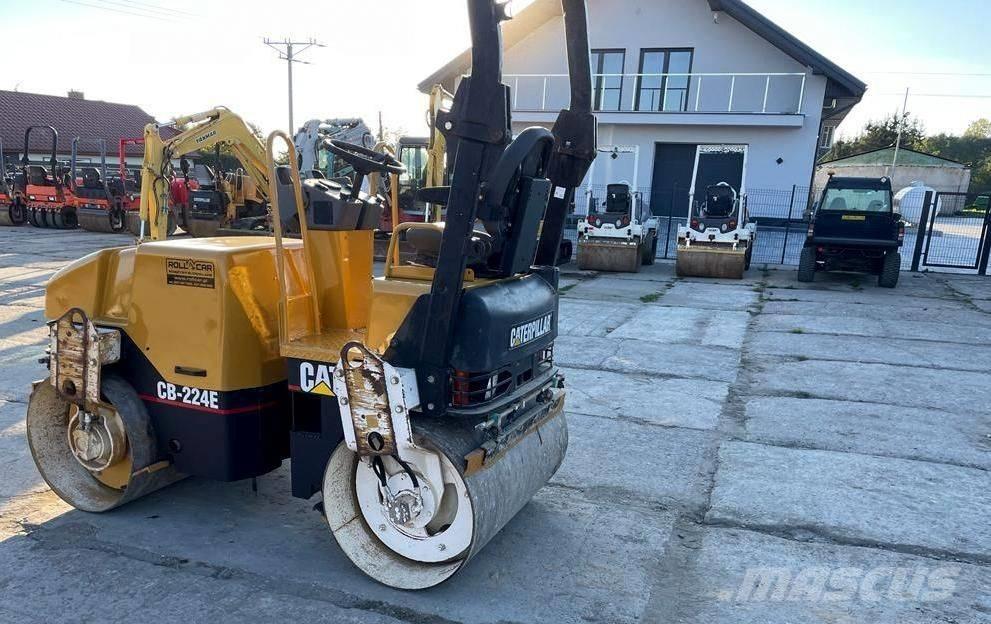 CAT CB 224 E Ikerdobos hengerek