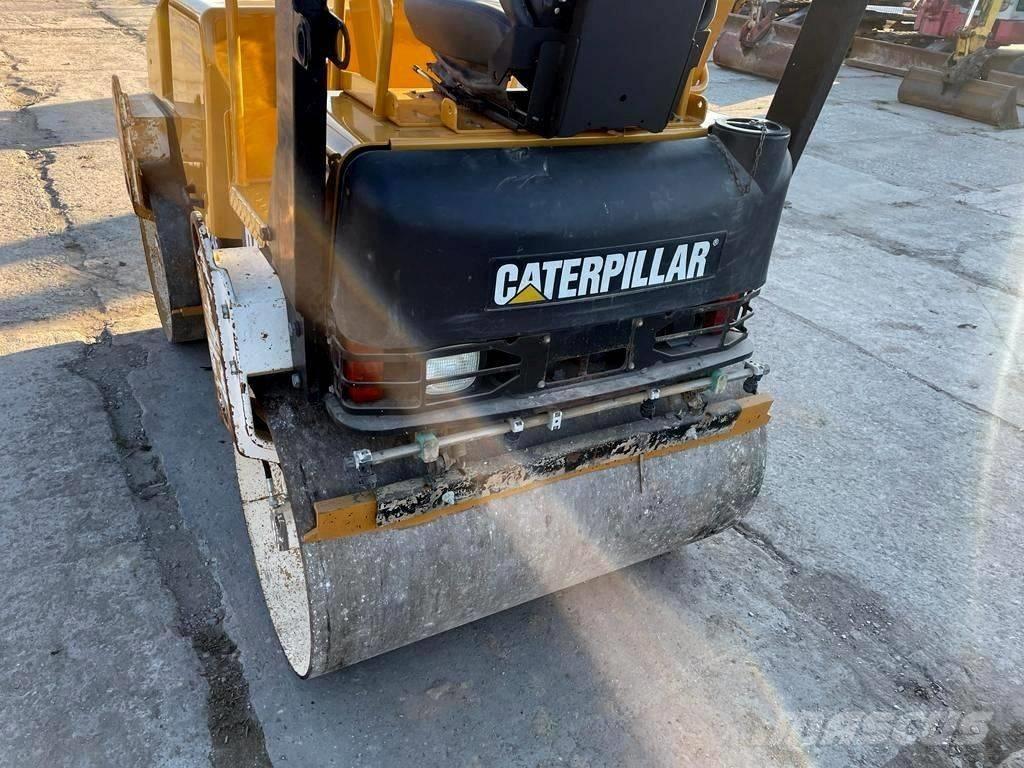 CAT CB 224 E Ikerdobos hengerek