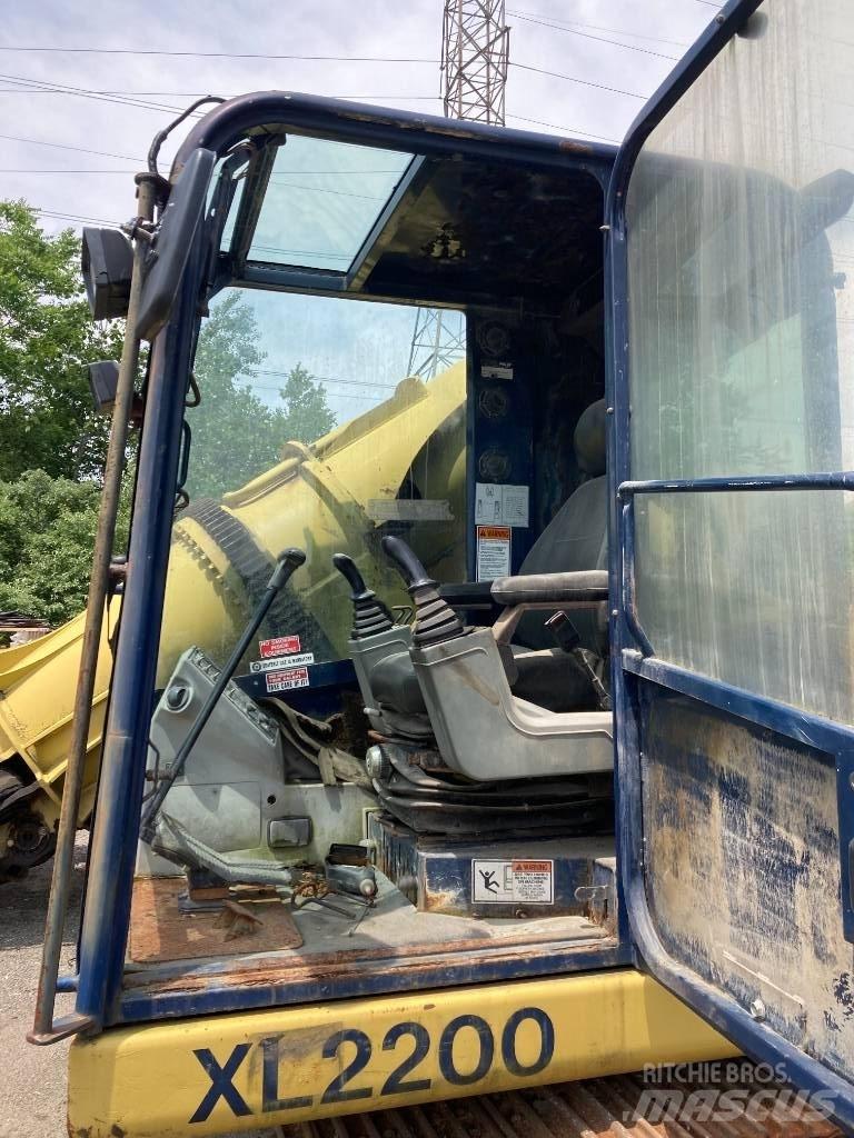 Gradall XL 2200 Lánctalpas kotrók