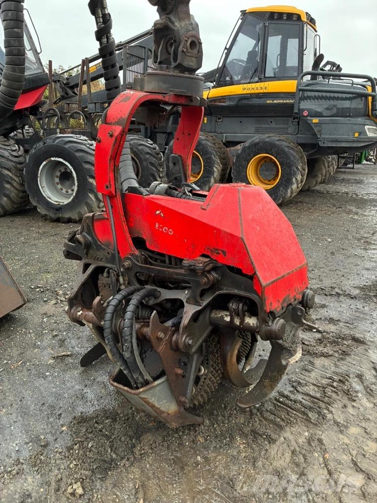 Komatsu 911.5 Betakarítók