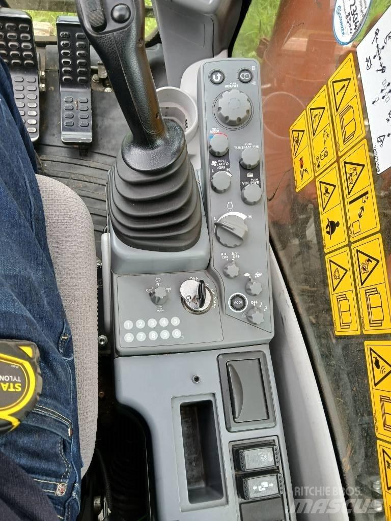 Hitachi ZX 135 US-6 Lánctalpas kotrók