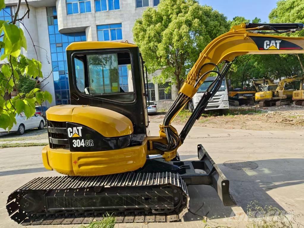CAT 304 CR Mini kotrók < 7t