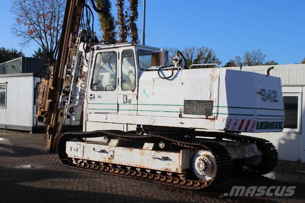 Liebherr R 942 Cölöp fúrók