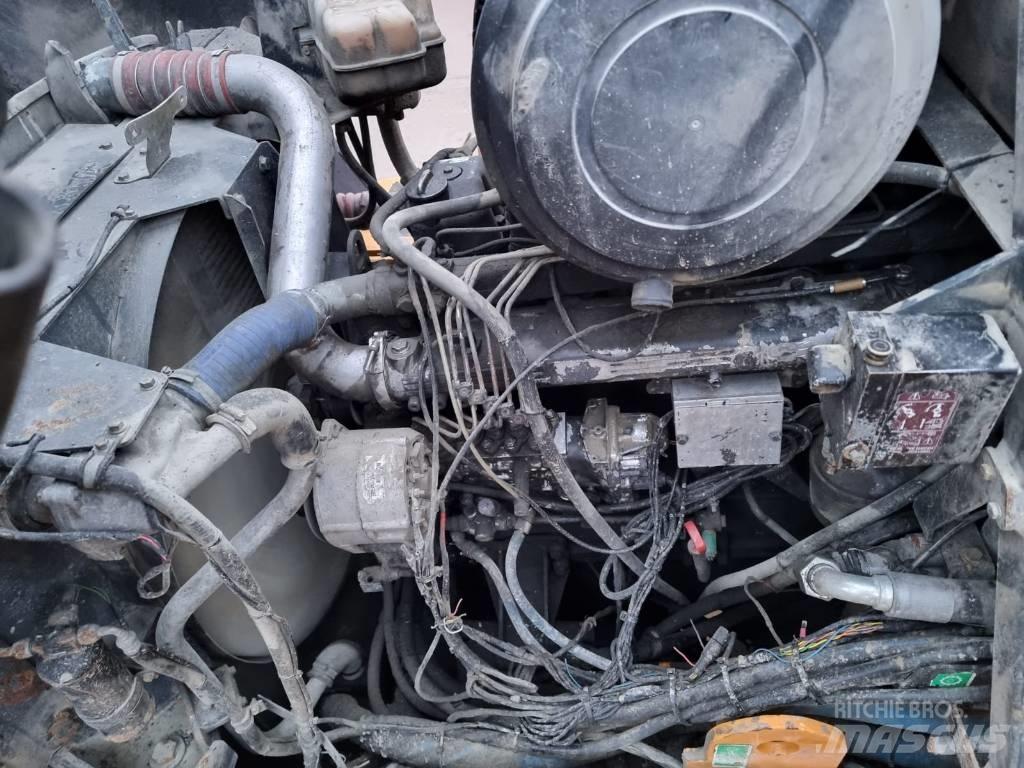 Moxy MT 31 6x6 Csuklósdömperek
