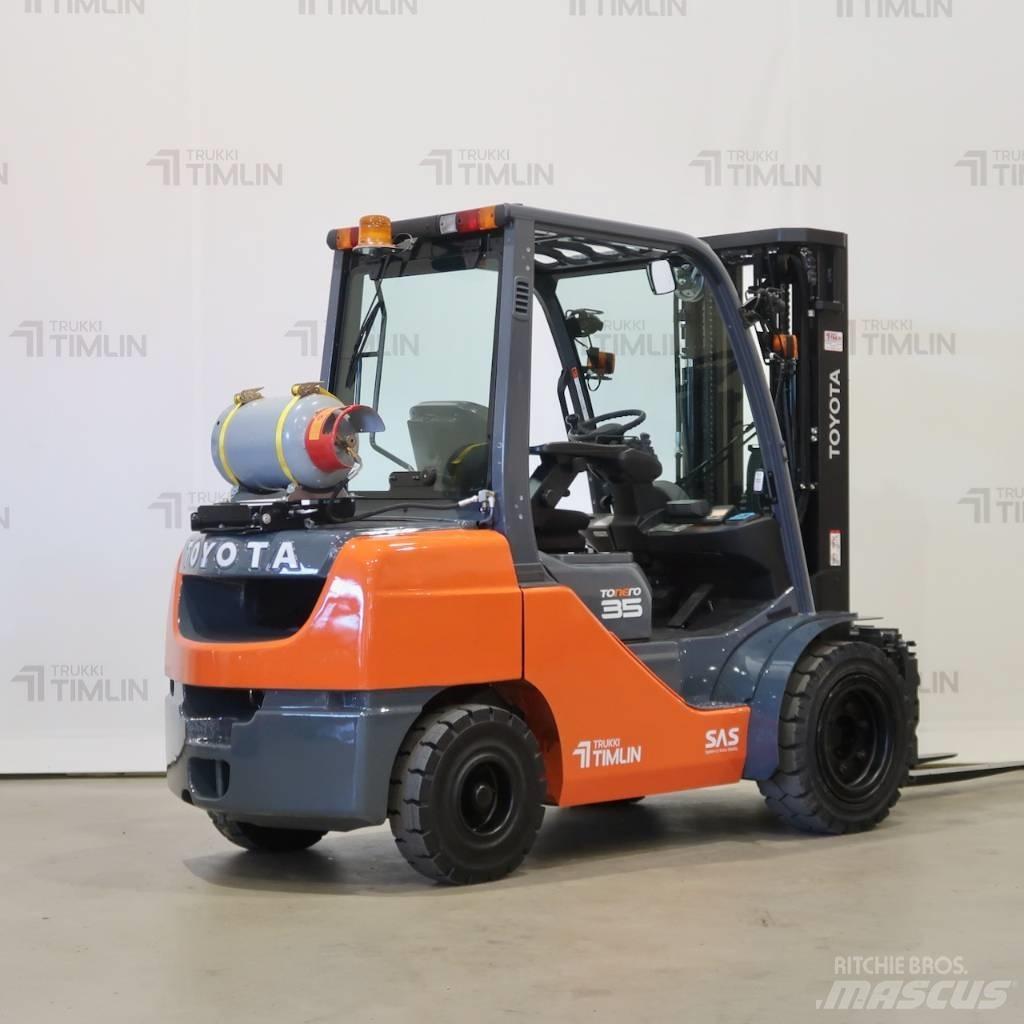 Toyota 02-8FGJF35 Gázüzemű targoncák