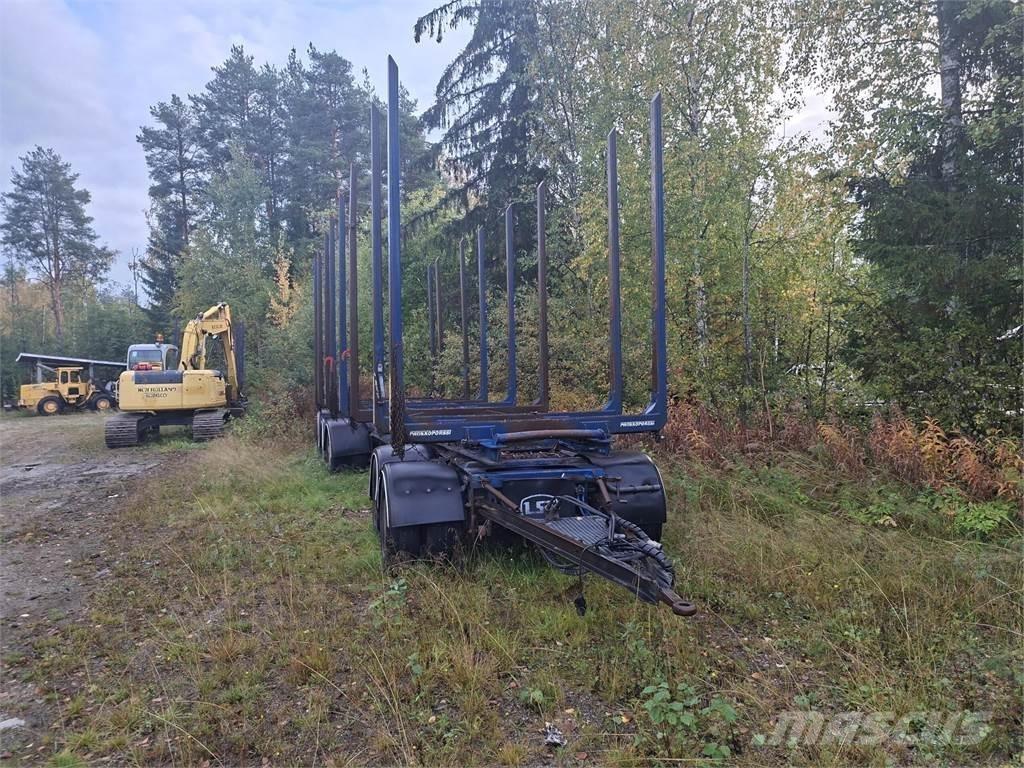 Kome puuperävaunu Rönkszállító pótkocsik