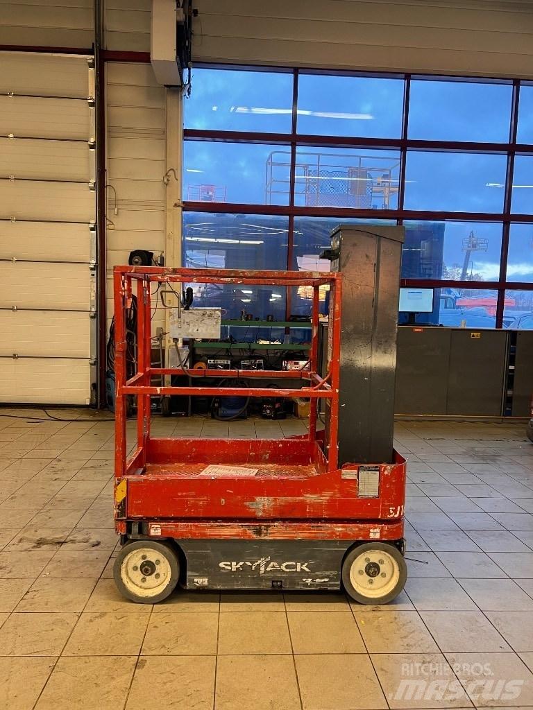 SkyJack SJ 16 Személyemelők