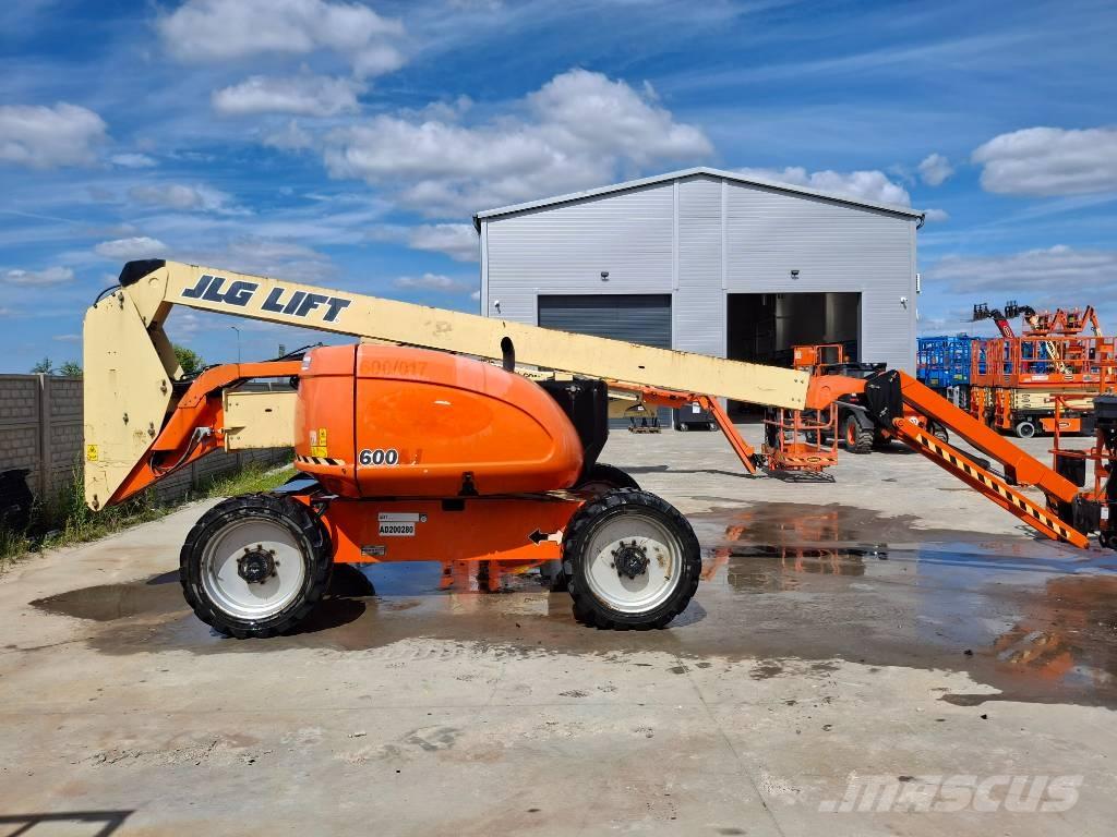 JLG 600AJ Karos emelők