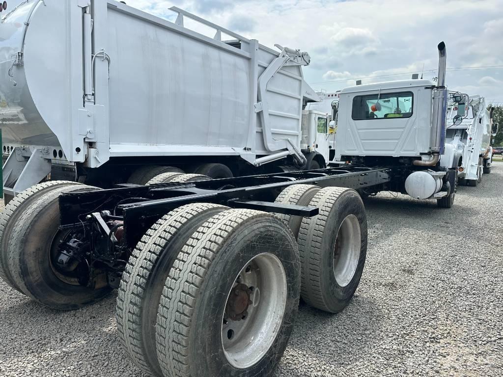 Mack CV 713 Fülkés alváz
