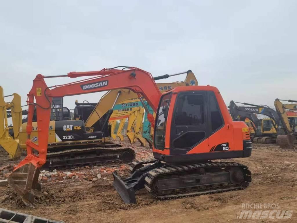 Doosan DX 80 Közepes (midi) kotrók 7 t - 12 t