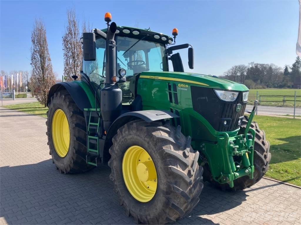 John Deere 6250R Traktorok