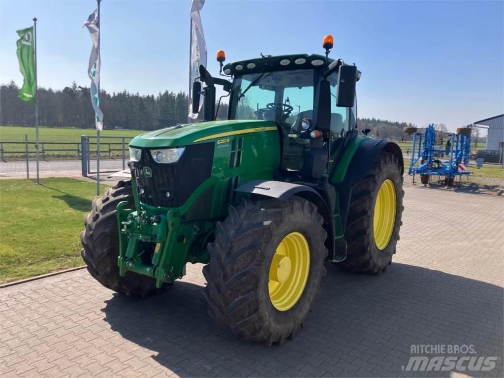 John Deere 6250R Traktorok