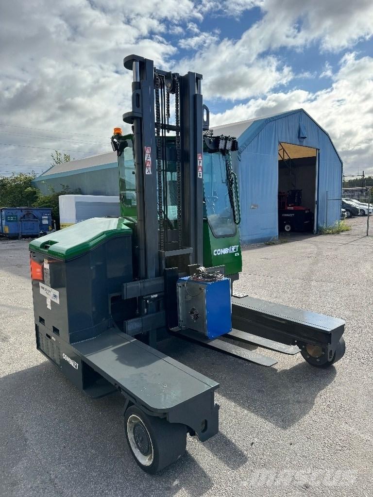 Combilift C4000ET Tolóoszlopos négyutas targonca