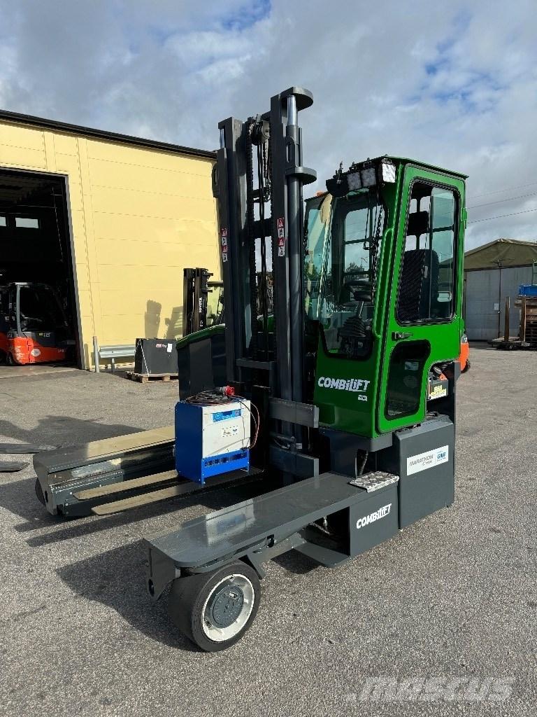 Combilift C4000ET Tolóoszlopos négyutas targonca