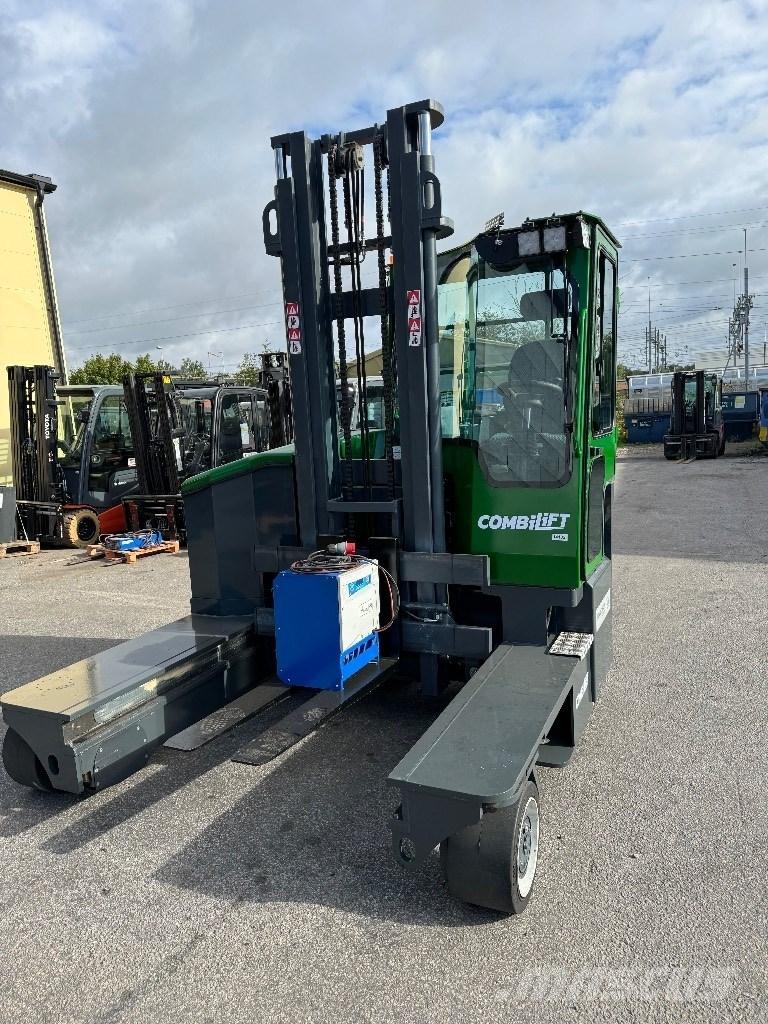 Combilift C4000ET Tolóoszlopos négyutas targonca
