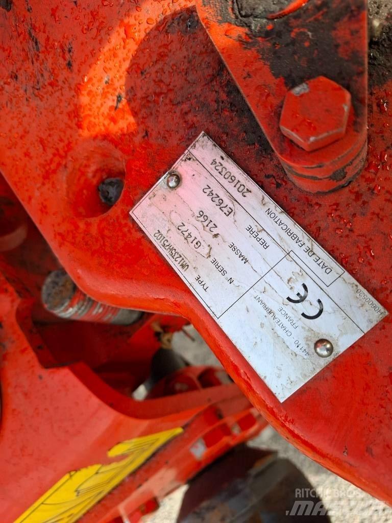 Kuhn Vari-Master 123 Váltvaforgató ekék