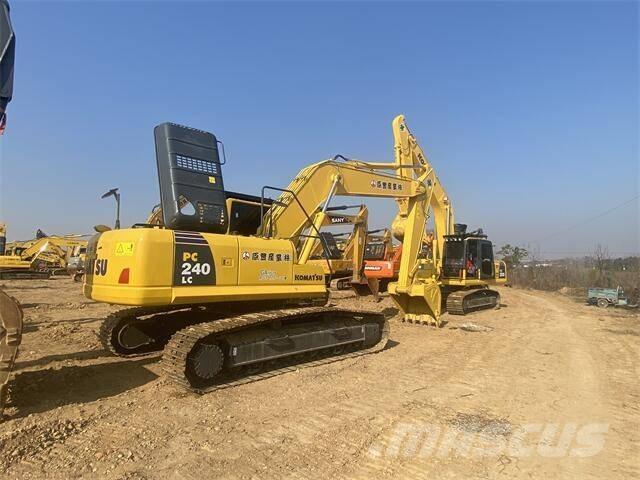 Komatsu PC 240-8 Lánctalpas kotrók