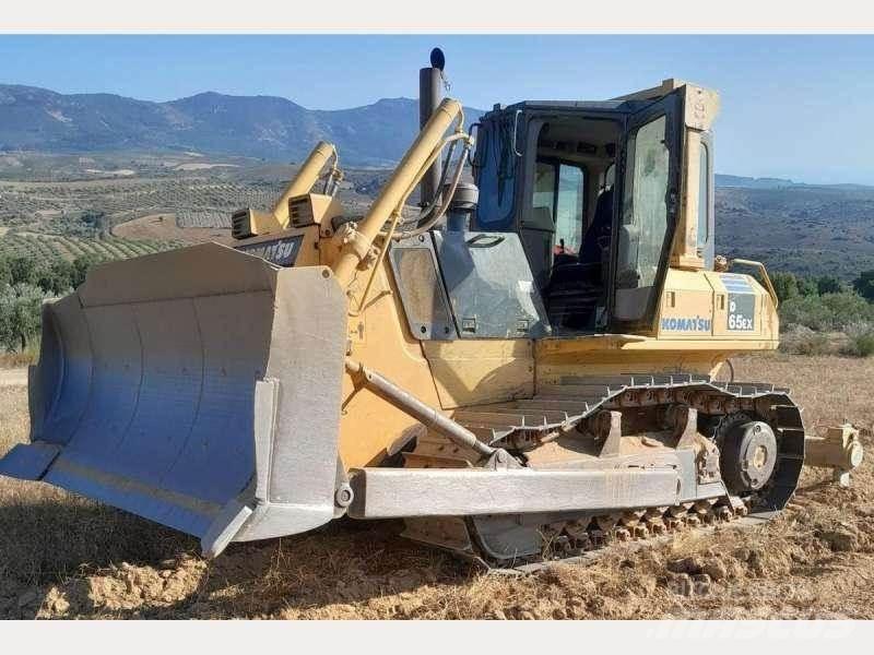 Komatsu D65EX-15 lánctalpas dózerek