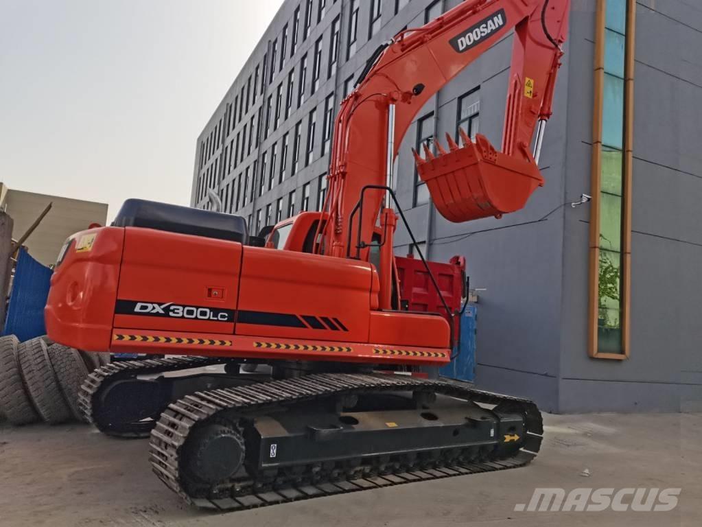 Doosan DX 300 Lánctalpas kotrók