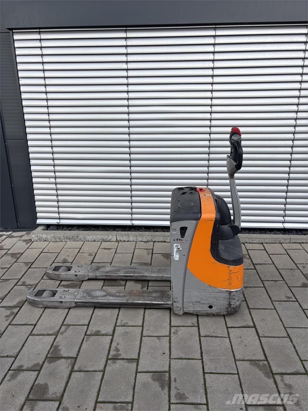 Still EXU16 Gyalogkíséretű targonca