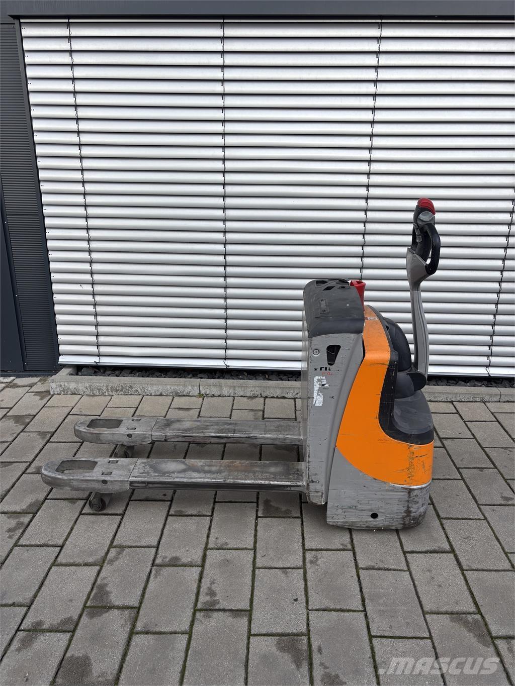 Still EXU16 Gyalogkíséretű targonca