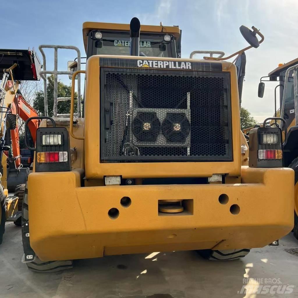 CAT 966 H Gumikerekes homlokrakodók