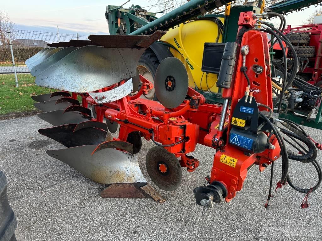 Kuhn Vari-Master 123 Váltvaforgató ekék