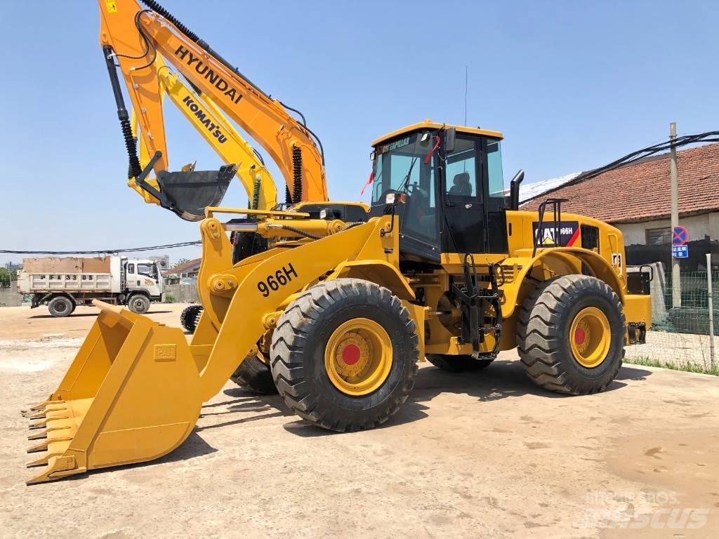 CAT 966H Gumikerekes homlokrakodók