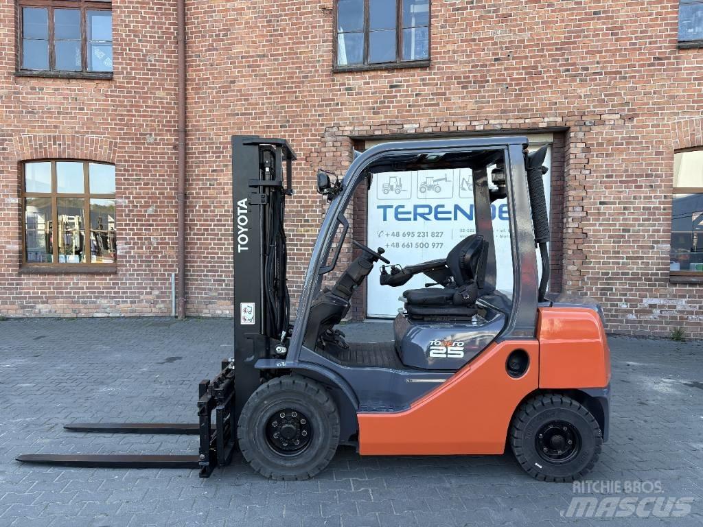 Toyota 02-8 FDF 25 Dízel targoncák
