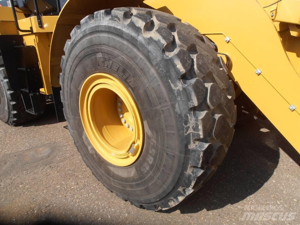 CAT 966K Gumikerekes homlokrakodók