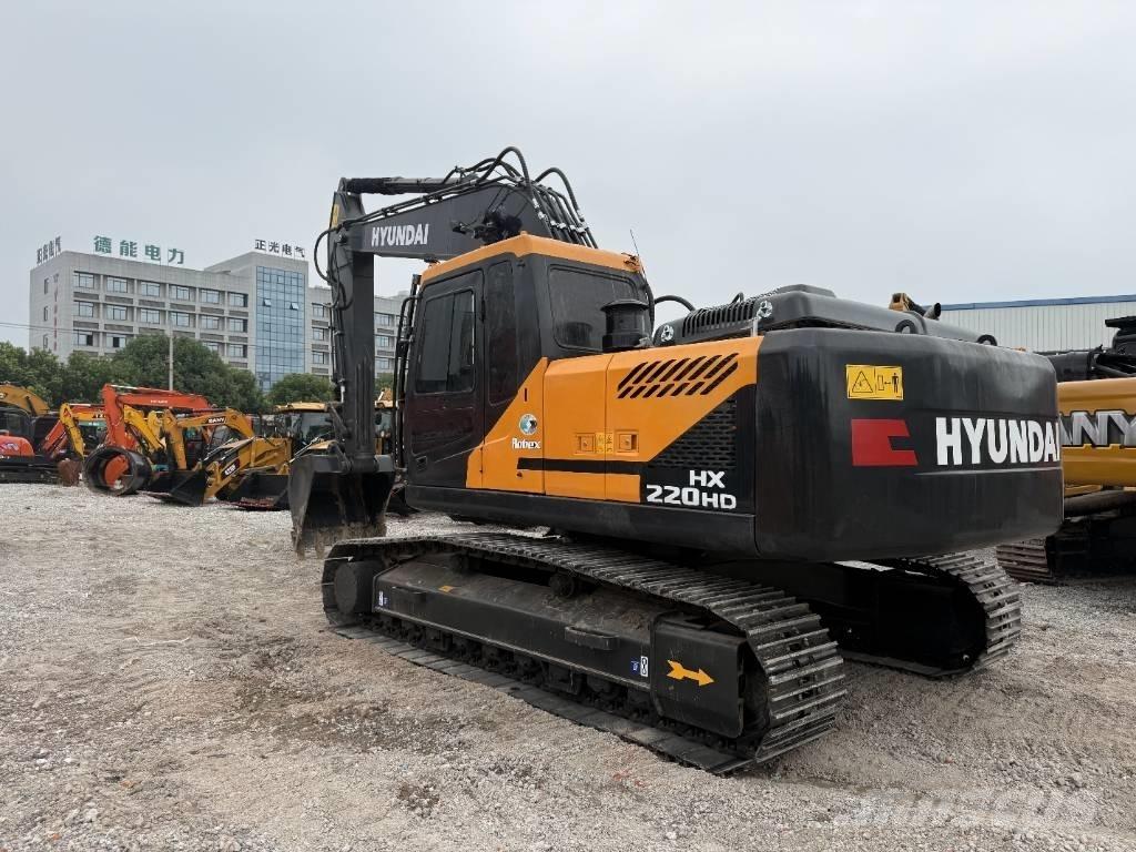 Hyundai HX220 Lánctalpas kotrók