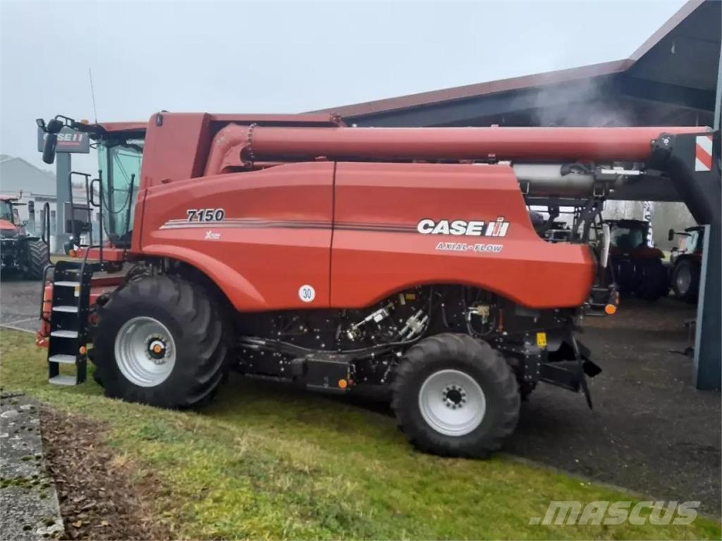 Case IH 7150 AF Kombájnok