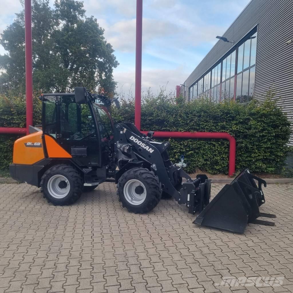 Doosan DL60 Gumikerekes homlokrakodók