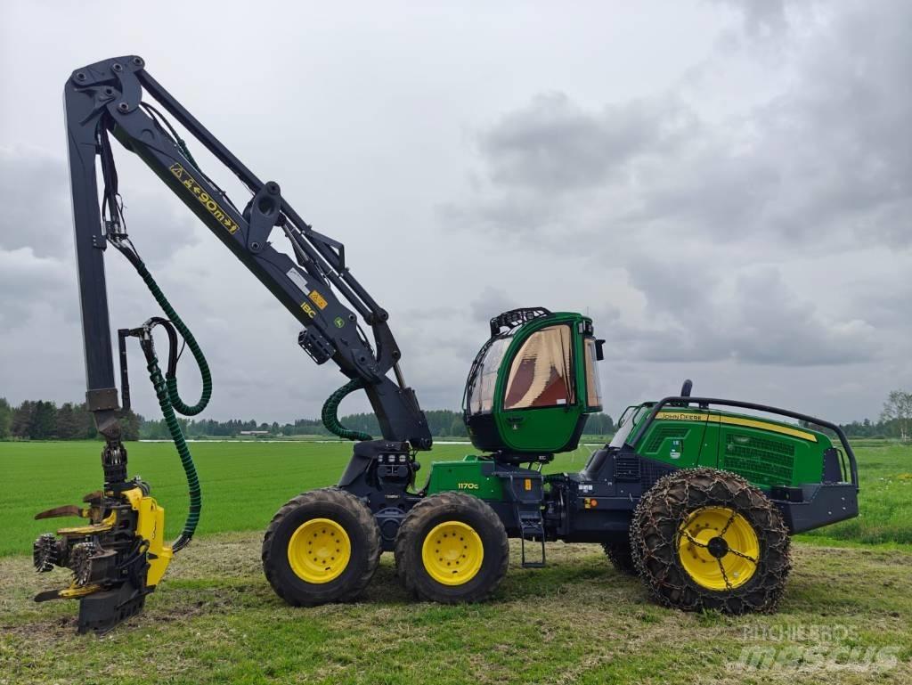 John Deere 1170 G Betakarítók
