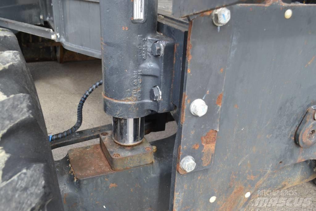 Komatsu PW 180-10 Gumikerekes kotrók