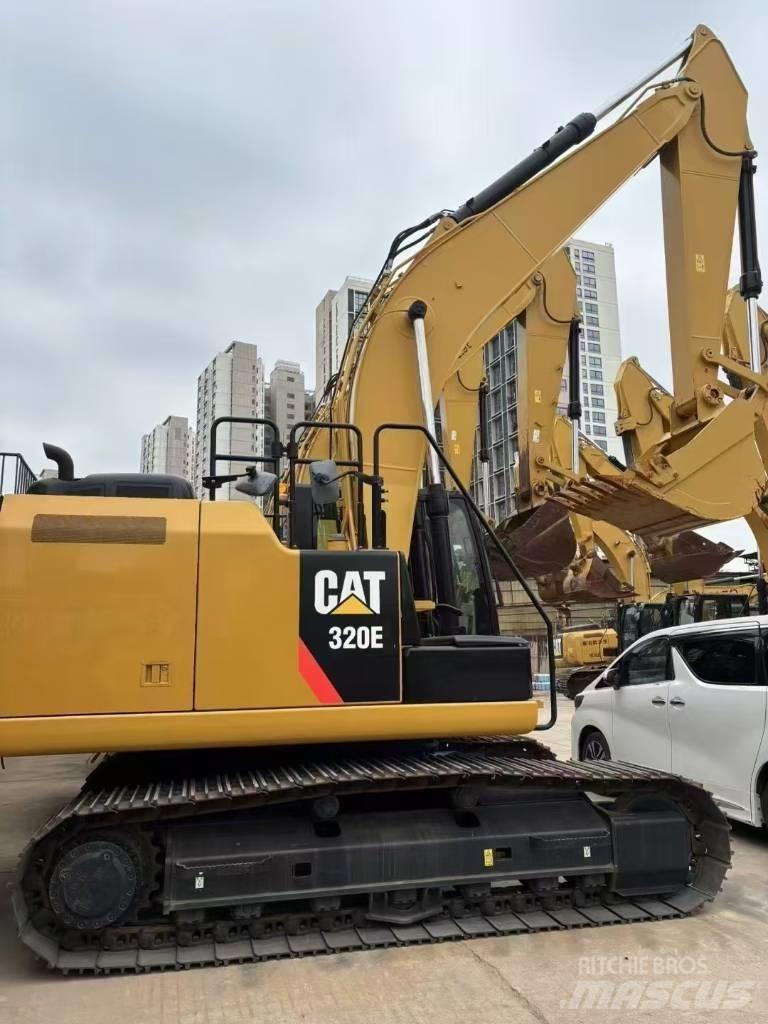 CAT 320 E Lánctalpas kotrók