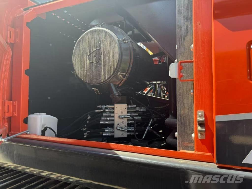Doosan DX 340 Lánctalpas kotrók