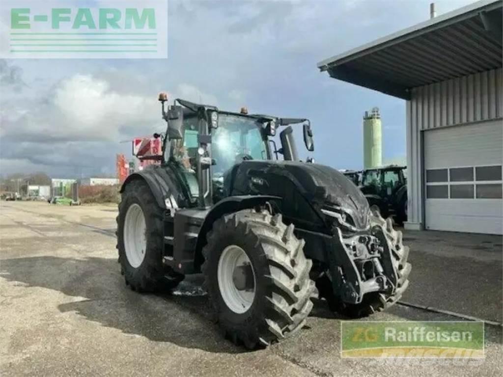 Valtra q245 Traktorok