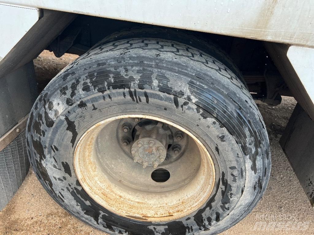Ford F 750 XL Közúti karbantartó haszongépek
