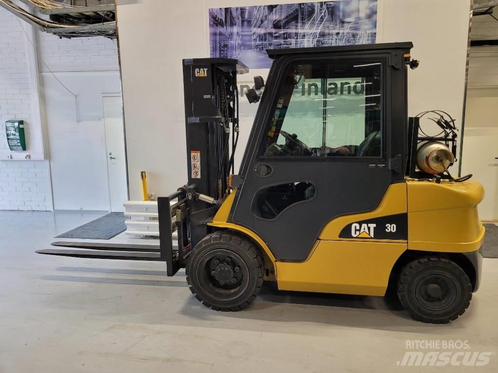 CAT GP 30 N Gázüzemű targoncák