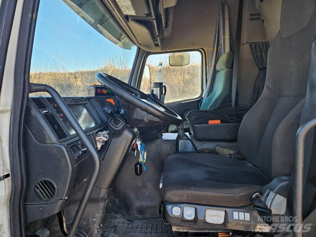 Volvo FM 12 erdészeti gépszállító teherautók