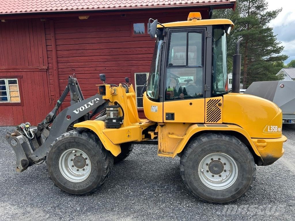 Volvo L 35 B Gumikerekes homlokrakodók