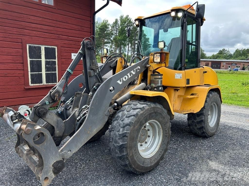 Volvo L 35 B Gumikerekes homlokrakodók